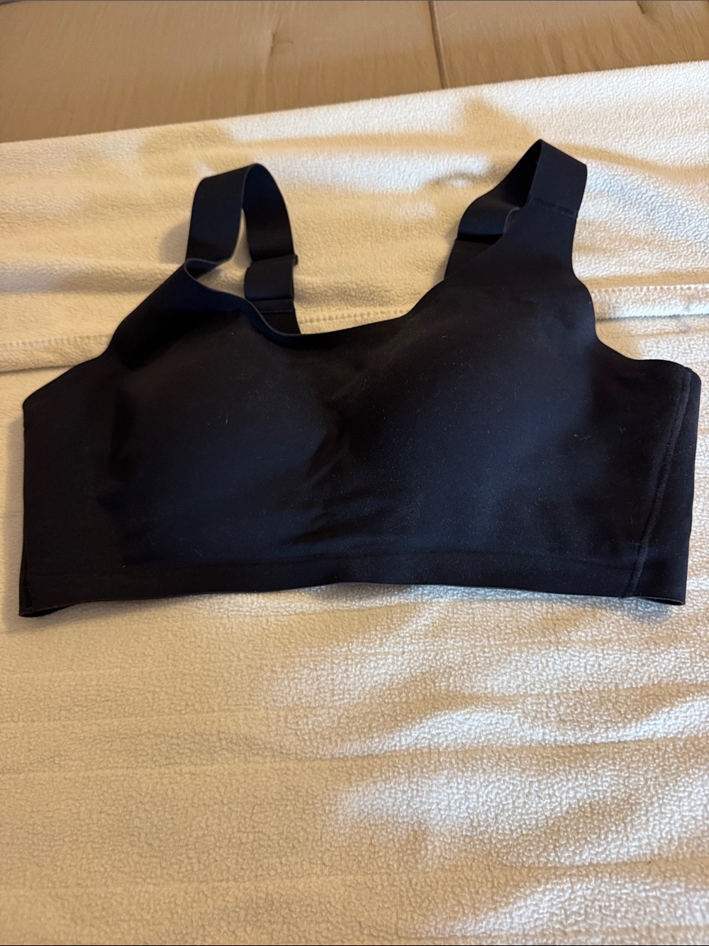 SPANX Black Wireless Seamless Sports Bra
